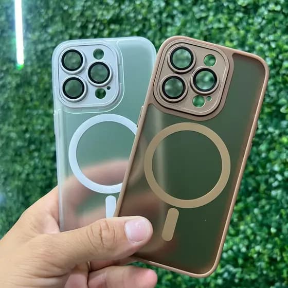 Capa Capinha Fosca Marrom Branco Com Indução Magsafe Protecão Nas Cameras Translúcida