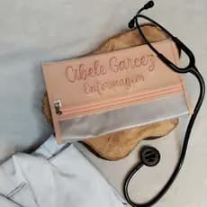 Porta Jaleco Bolsa para jaleco scrub pijama personalizado com nome e profissão 35x30cm Saquinho Organizador para jaleco