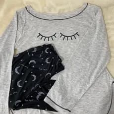 Pijama Feminino Longo Levinho Estrela Calça Universo Cílios Fofo