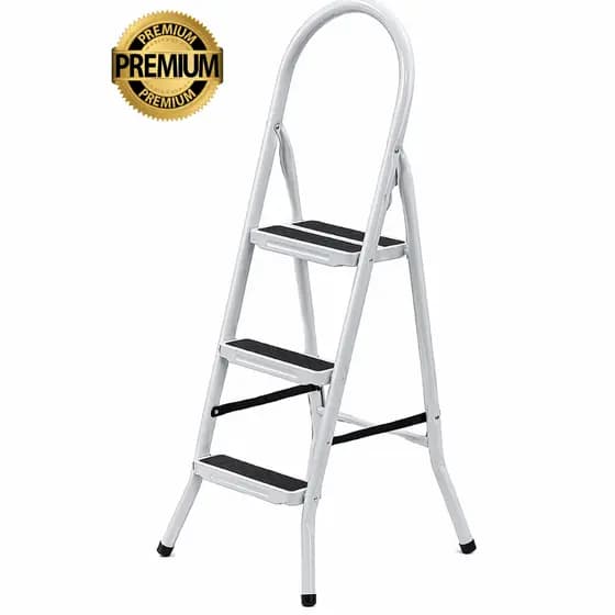 Escada Domestica Metal 3 Degraus Reforçada Degraus Anti Derrapante Com Pe de borracha Para não riscar Piso Faxina
