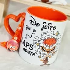 Caneca personalizada Ansiedade do jeito que o caps gosta -Acompanha saquinho de tecido e pingente (opcional)