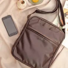 Bolsa masculina, pasta carteiro, bolsa lateral masculina, pasta unissex, tiracolo em couro sintético preto e marrom