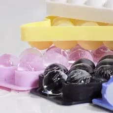 Kit 2 Forma Forminha de Gelo Bolinha Suco  Bebidas Whisky Cores Sortidas