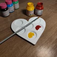 Paleta de pintura em formato de coração – 6 Espaços