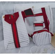Bolsa de Praia ou Piscina de tela treliça branca com três necessaires.
