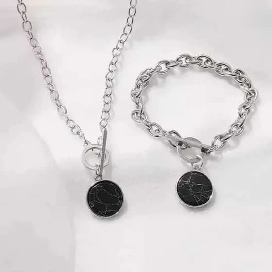 Conjunto Colar e Pulseira em Aço Inox com Pedra Preta – Elegância Moderna e Sofisticada