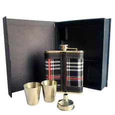 Kit Dia dos Pais Cantil Xadrez Preto com Copos e Funil Inox