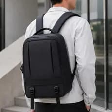 Mochila Masculina Impermeável Preta com Entrada USB e compartimento para Notebook com 5 Bolsos