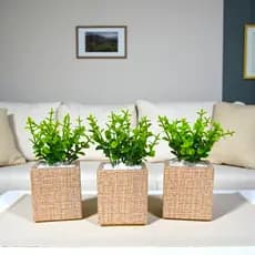 Kit 03 Vasinhos de Revestido de Linho com Plantinhas artificias.