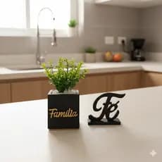 Cachepô Decorativo com Plantinha Artificial + Letreiro Família Fé – Decoração Casa Presente