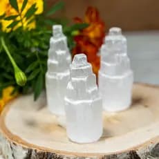 Torre Pedra Selenita Bruta 6cm Limpeza Energética Selenita Natural Cristal Natural Pedras do Chakras