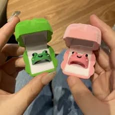 Anel Em Forma De Rã Cartoon , Nova Casa Para Meninas , Presente Amiga Adorável Amantes , De Caixa De Solitária Qixi