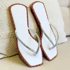 Rasteirinha Tira de Dedo Com Strass Chinelo Feminino Casual Leve Confortável Sandália Feminina Luxo