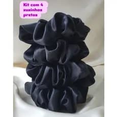 Kit com 4 xuxinhas  ou scrunchies  em cetim , cabelos sem frizz e sem quebra.