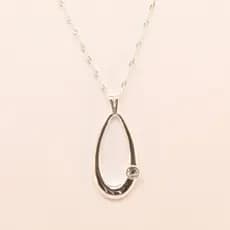 Colar Com Pingente Banhado A Prata 925