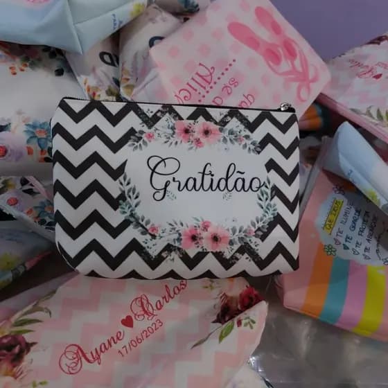 KIT COM 18 NECESSARIES PERSONALIZADAS