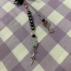 Pingente Phone Charm Chaveiro de Celular phonestrap Jennie BlackPink Ruby Album Kpop Rose