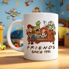 Caneca Toy Story Friends Since 1995 Cerâmica 325ml – Personagens Amigos