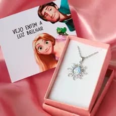 Colar Rapunzel Enrolados Aço Inox Prateado Colar de Sol Prateado + Caixinha Rosa Prateado