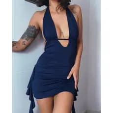 Vestido tubinho com Decote na frente, babados laterais