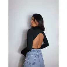 Body manga longa gola alta com decote nas costas