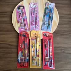 Kit Lápis + borracha+ apontador+regua  Hello Kitty , homem aranha, frozem, ursinho pooh , carros, princesas