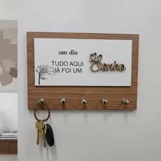 Porta Chaves amadeirado mdf 6mm com 5 ganchos metal Decoração casa- um dia tudo aqui já foi um sonho