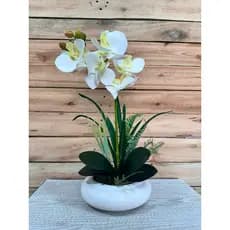Arranjo de orquídeas permanentes em vaso preto  em cerâmica esmaltado