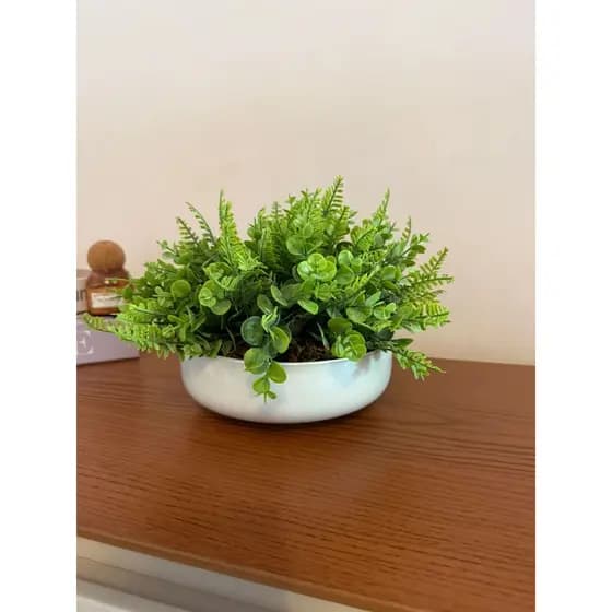 Arranjo De Eucaliptos Artificiais Em Vaso Branco Vidro Mesa