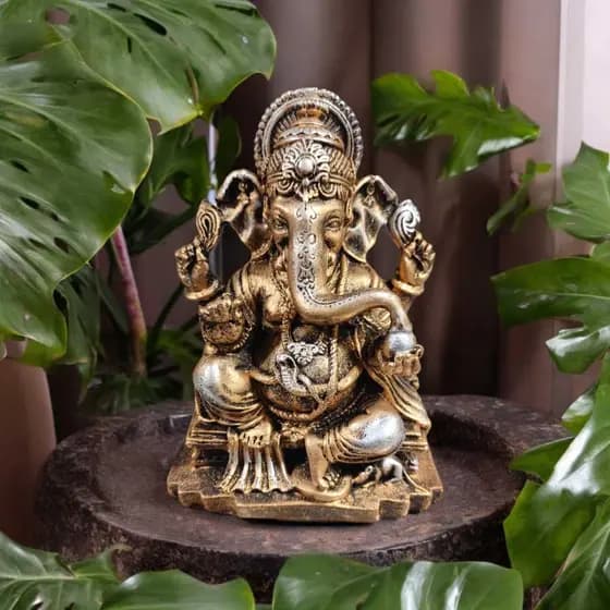 Ganesha Média De Resina Com Base Decorada Em Resina