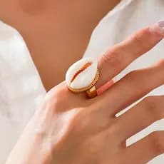 Acessórios de Joias Estéticas Atacado Boho Cor Dourada Pedra Natural do Mar Concha Puka Concha Cowrie Anel para Mulheres