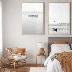 kit 2 quadros decorativos pescador preto e branco barco veleiro praia mar paisagem natureza com molduras