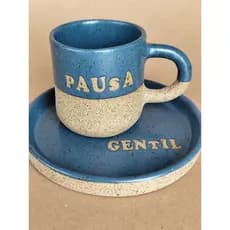 Conjunto de Xícara e Pires de Cerâmica. O kit contém 1 xícara e 1 Pires.