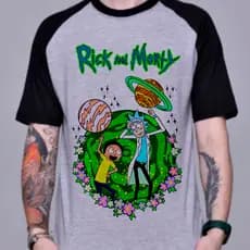 Camiseta Masculina/Feminina Basica Rick and Mordy Unissex Camisa Malha Fria Modelo Lisa/Raglan