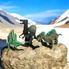 Kit 3 Dinossauros Invasores Colecionáveis: Educativo, Interativo, Diversão e Aventura.