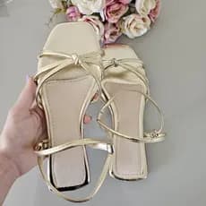 Sandália Feminina Rasteirinha Dourada Rasteira Sandália sem Salto Dourada Ouro Light Preta Nude sem Brilho