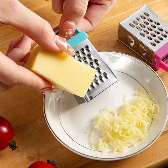 Mini Ralador 4 Faces Inox 7,5cm Portátil Prático Multiuso Cozinha Noz-moscada Queijo Fácil Uso