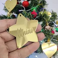 Pingente Acrílico Natal Kit 8 Enfeites 6 cm Árvore Estrelas Bolas Gravadas Cordão