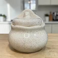 Saleiro Pequeno De Cerâmica Chapisco Creme Decorado a Mão Decoração Cozinha Saleiro De Parede