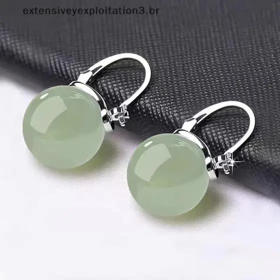 EEBR Estilo Antigo Jade Grânulo Brincos Suave Moda Temperamento Fivela De Orelha Para Mulheres Meninas Retro Jóias Acessórios Presentes .
