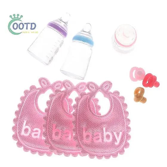 Moda Hoje 1 : 12 Casa De Bonecas Em Miniatura Mamadeiras Chupeta Babadores Conjunto Acessório De Berçário Presente .