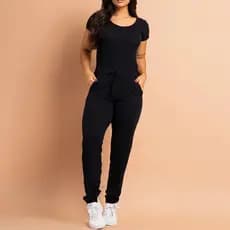 Vivah Macacão Feminino Jogger Manga Curta Bolsos Laterais Liso Viscolycra