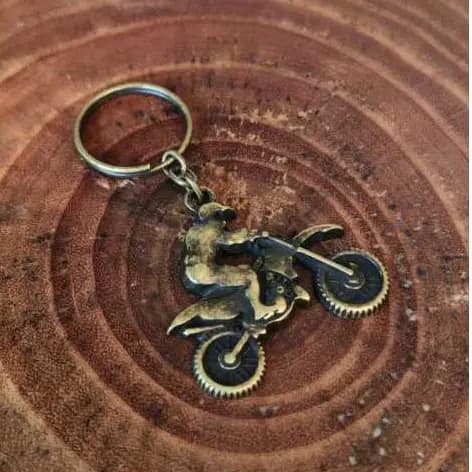 Chaveiro Motocross/Corrida Ouro Envelhecido