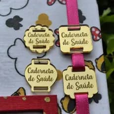 Aplique Acrílico Espelhado dourado para Caderneta – Placa Decorativa com Passante