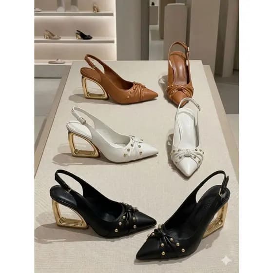 Sandália feminina scarpin moda inverno e moderno. Tamanhos especiais do 30 ao 43. Scarpin para pé pequeno e grande.