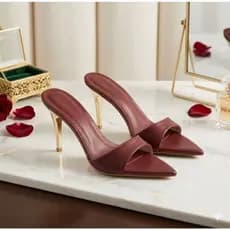 Sandália feminina tamanhos especiais 30 ao 44. Detalhes dourados. Moda inverno. Sandália chique.