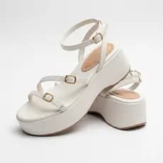 Sandália flatform plus super confortavel – Tendência e Estilo. Numerações especiais do 34 ao 43.
