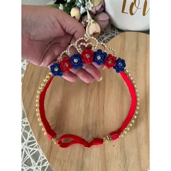 Tiara infantil bebê Branca de Neve com regulagem.