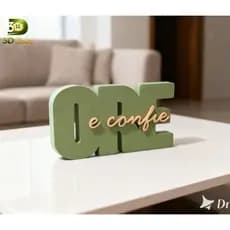 Letreiro Decorativo de Mesa “Ore e Confie” – Decoração Cristã para Sala, Quarto e Escritório