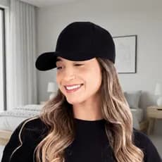 Boné Feminino Premium Liso Aba Curvada e Design Minimalista Perfeito Para Qualquer Look de Verão